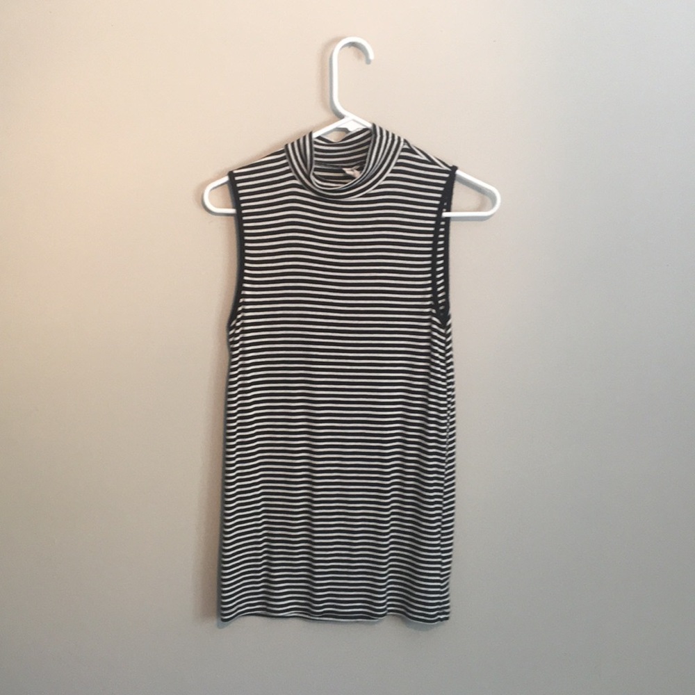 Black and white stripe sleeveless mockneck top